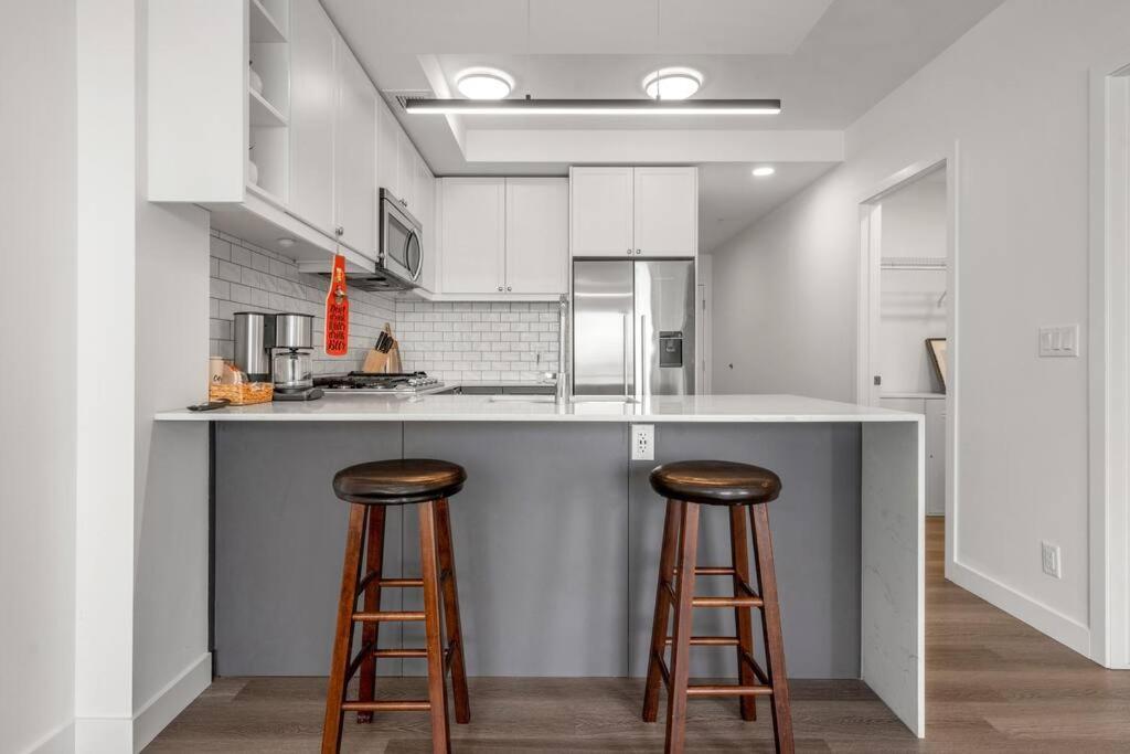 カルガリーChic 1Br Kensington Unit W/Parkingアパートメント エクステリア 写真