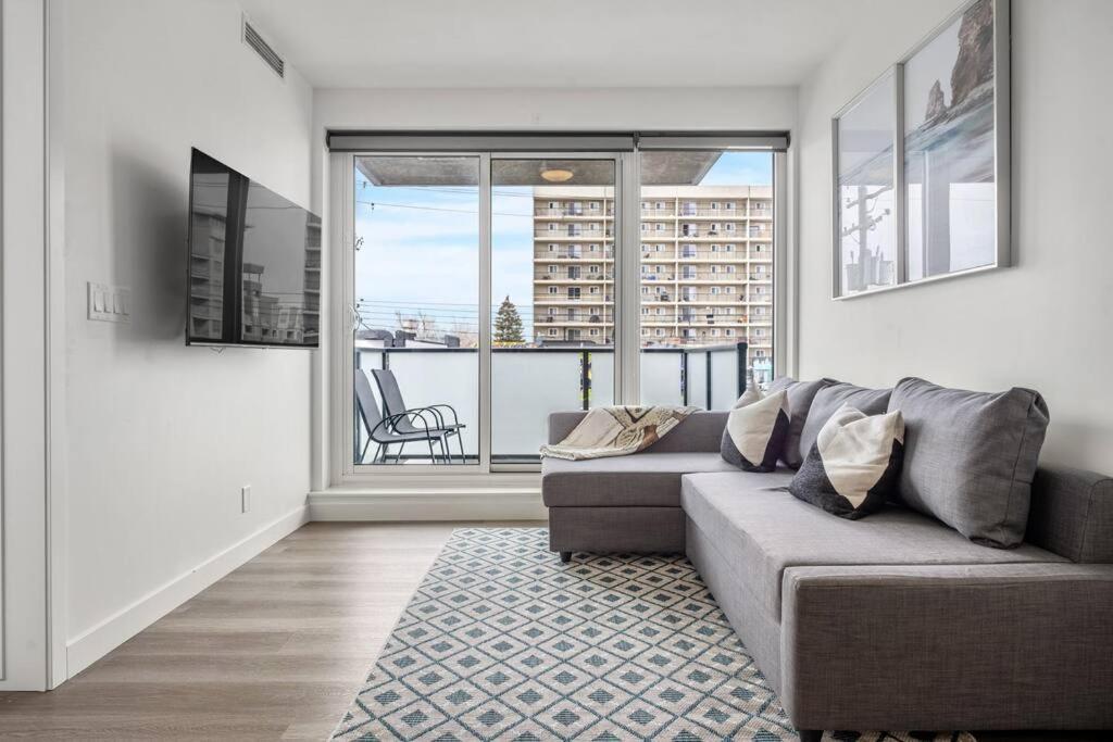カルガリーChic 1Br Kensington Unit W/Parkingアパートメント エクステリア 写真