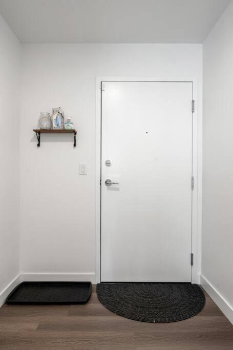 カルガリーChic 1Br Kensington Unit W/Parkingアパートメント エクステリア 写真