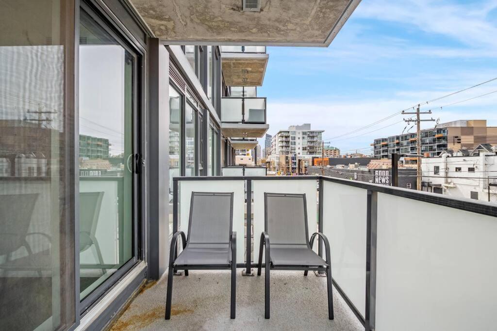 カルガリーChic 1Br Kensington Unit W/Parkingアパートメント エクステリア 写真