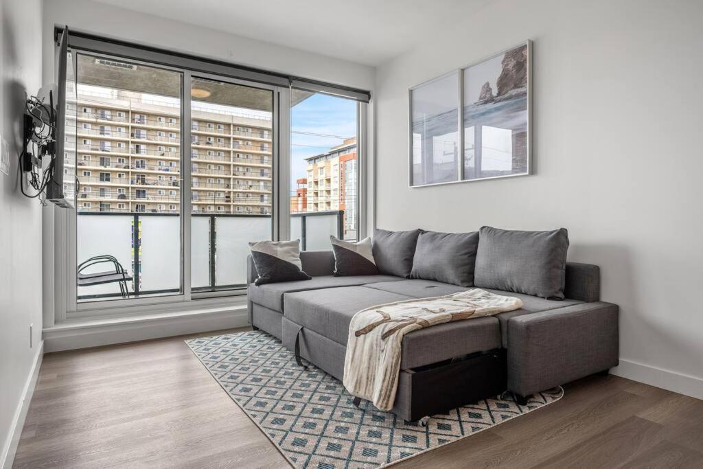 カルガリーChic 1Br Kensington Unit W/Parkingアパートメント エクステリア 写真