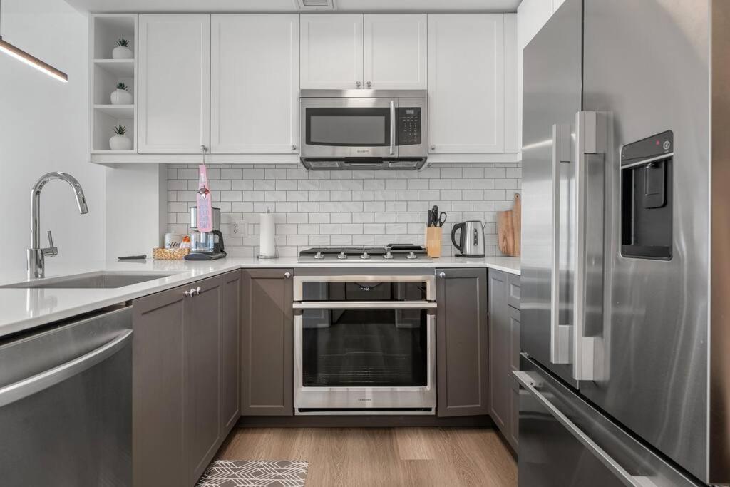 カルガリーChic 1Br Kensington Unit W/Parkingアパートメント エクステリア 写真