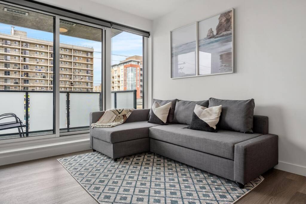 カルガリーChic 1Br Kensington Unit W/Parkingアパートメント エクステリア 写真