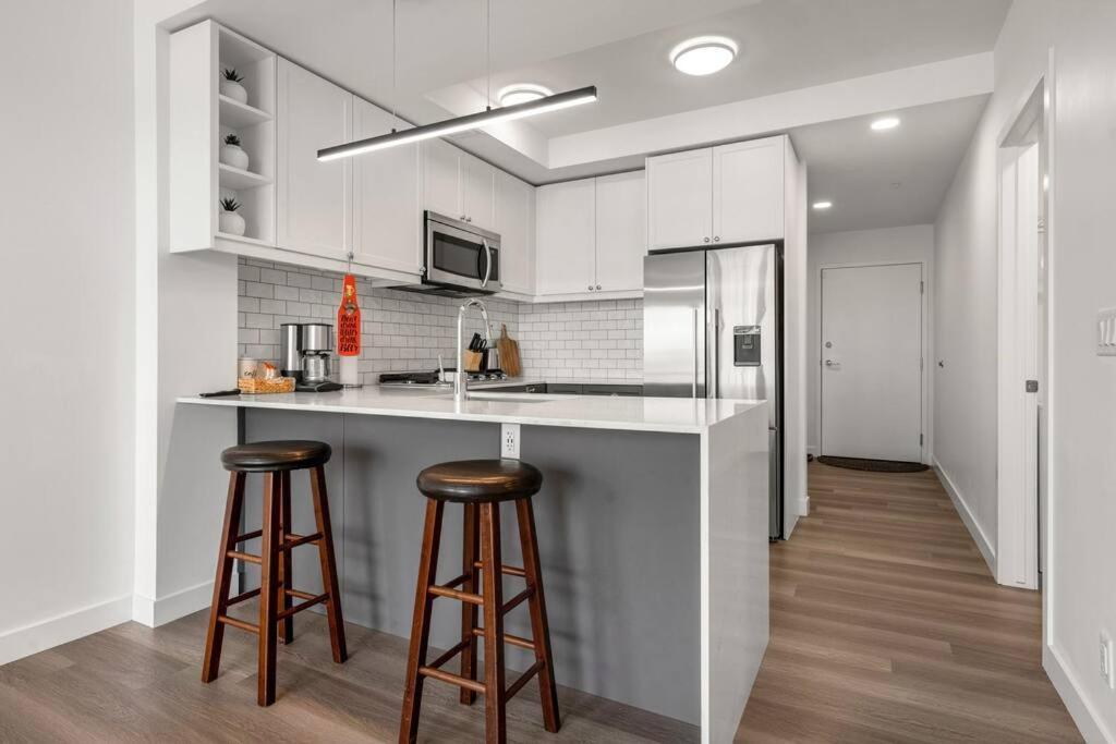 カルガリーChic 1Br Kensington Unit W/Parkingアパートメント エクステリア 写真