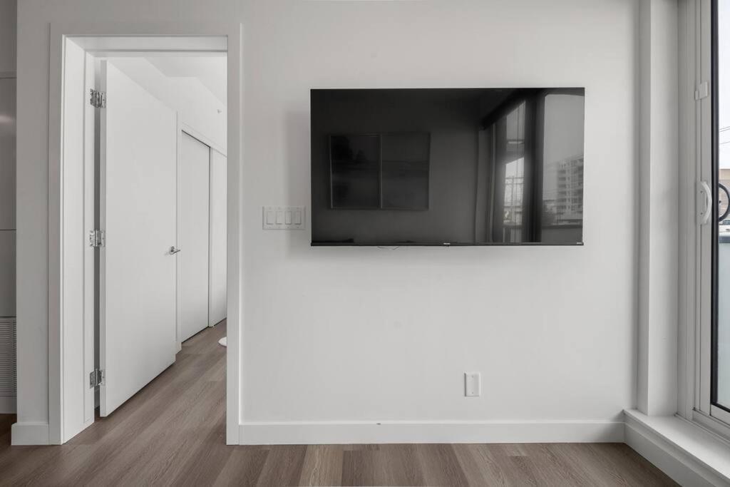 カルガリーChic 1Br Kensington Unit W/Parkingアパートメント エクステリア 写真