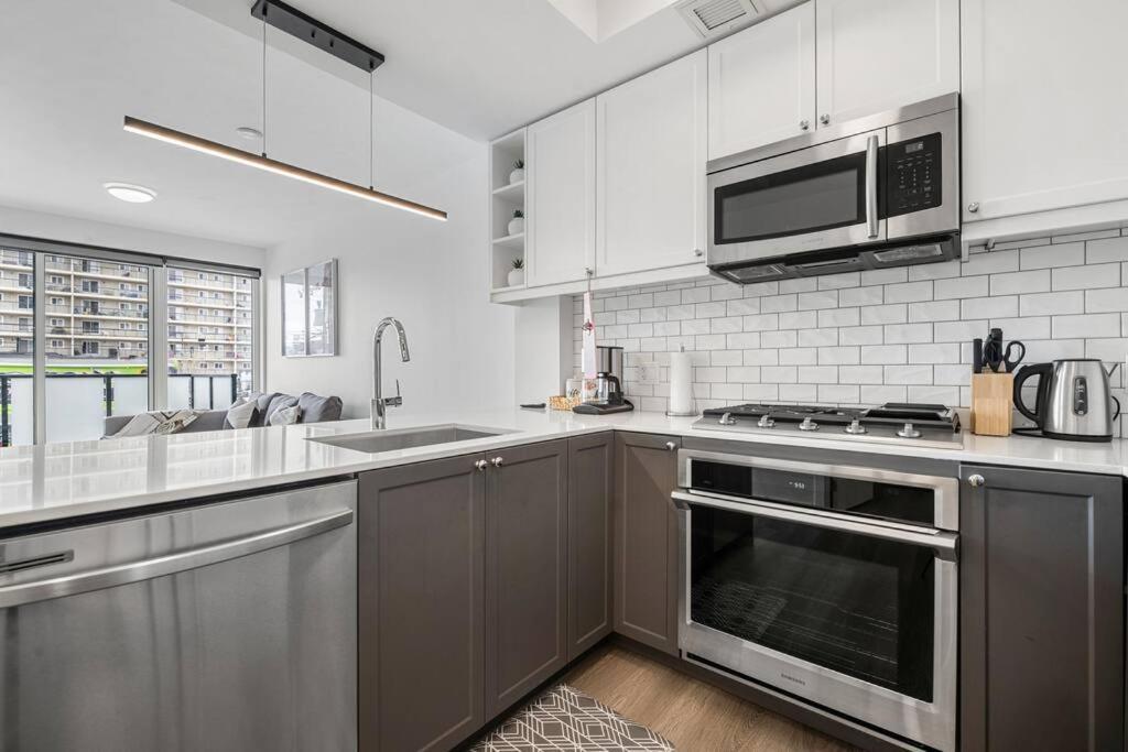 カルガリーChic 1Br Kensington Unit W/Parkingアパートメント エクステリア 写真